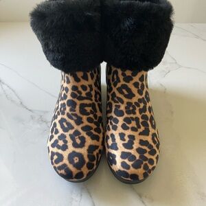 DKNY Faux Fur Cuff Ankle Wedge Bootie, Size 5 - Brand NEW